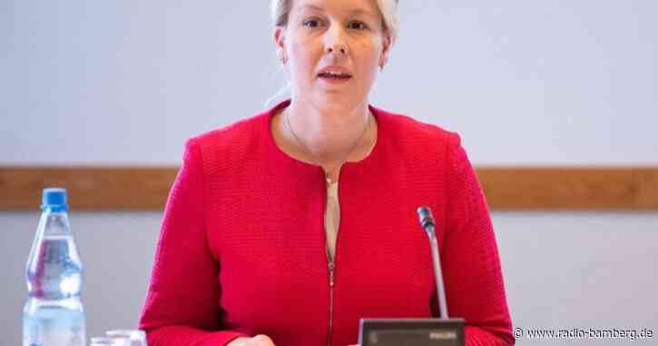 Berlin: SPD und Grüne sondieren in Dreierformaten weiter