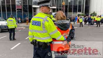 Old Street: Insulate Britain protesters carried to vans - Hackney Gazette