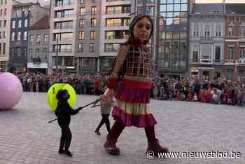 Little Amal is aangekomen in Antwerpen: hier krijg je de reuzin te zien