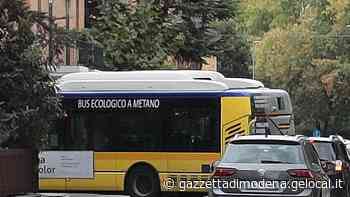 Modena, via La Spezia, caos tra bus e velocità: «Solo il senso unico evita incidenti» - La Gazzetta di Modena