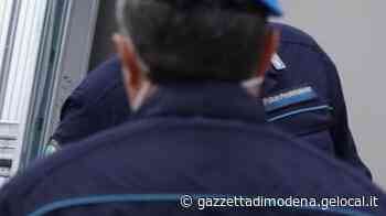 Modena Detenuto spacca il naso a un agente con un pugno - La Gazzetta di Modena