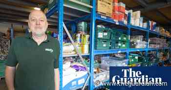 Food banks warn of smaller parcels due to HGV supply shortages - The Guardian