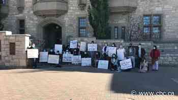 U of Sask. students rally against sexual violence after woman assaulted in campus building