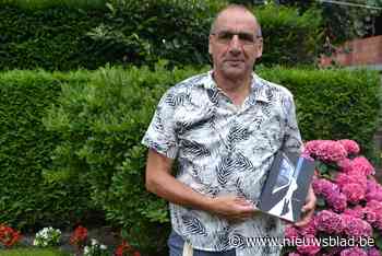 Ivan (70) maakt met zijn debuutroman een levensdroom waar en steunt meteen kansarme bejaarden in Albanië