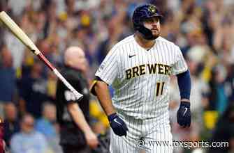 Rowdy Tellez crushes go-ahead two-run homer in Brewers' NLDS Game 1 win over Braves