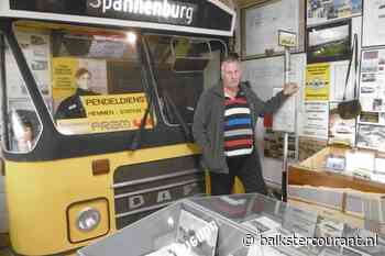 Melle van der Goot opent busmuseum 'De Schuur' in Ruigahuizen. 'Het is een uit de hand gelopen hobby' - Balkster Courant
