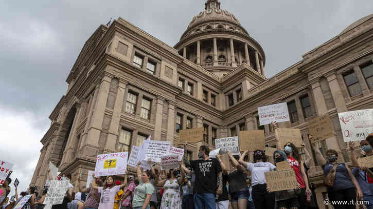 Appeals court reinstates Texas abortion ban TWO days after federal judge blocked controversial law