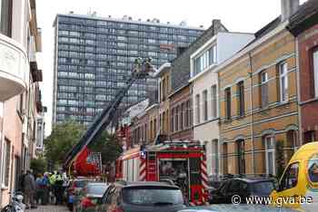 Zolderverdieping vernield bij uitslaande dakbrand in Wilrijk - Gazet van Antwerpen