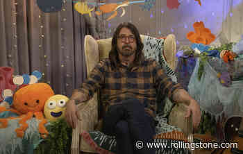 Watch Dave Grohl Read Ringo Starr’s ‘Octopus’s Garden’ Children’s Book
