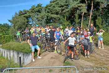 Eerste cyclocross op Molenbergen, honderden kinderen rijden ... (Wuustwezel) - Gazet van Antwerpen Mobile - Gazet van Antwerpen