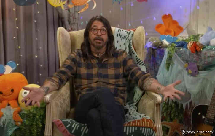 Watch Dave Grohl read Ringo Starr’s ‘Octopus’s Garden’ children’s book on ‘CBeebies’