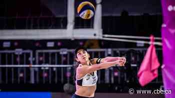Canadian duo ousts Olympic beach volleyball champs in Tour Finals semi