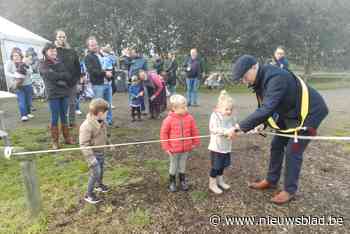 Drie nieuwe bomen geplant in geboortebos