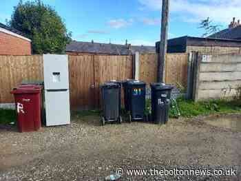Lockable gates proposed for Halliwell footpath