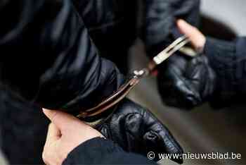 Drie drugsdealers gevat aan begraafplaats