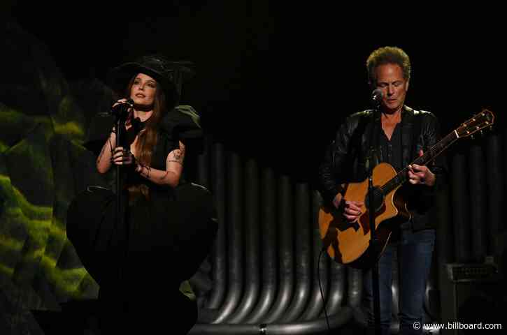 Halsey & Lindsey Buckingham Deliver Stunning Performance of ‘Darling’ on ‘SNL’: Watch