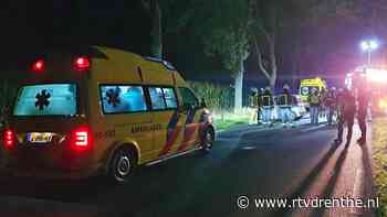Auto tegen boom in Bruntinge: twee gewonden - RTV Drenthe