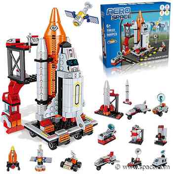 This kids' 12-in-1 Aerospace Building Kit is a sizable 27% off - Space.com