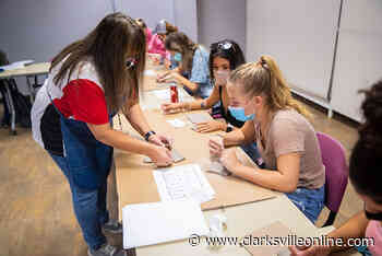 Austin Peay State University honors students create clay tablets for history of the book class - Clarksville Online