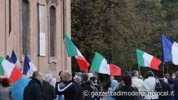 Modena, manifestazione dei no vaccini e no tamponi: «Siamo come Luther King» - La Gazzetta di Modena