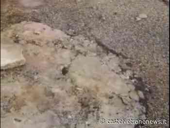 Lettore scrive: "La perdita in via Capua era stata riparata, ma continua a scorrere acqua" - Castelvetranonews.it - Castelvetrano News