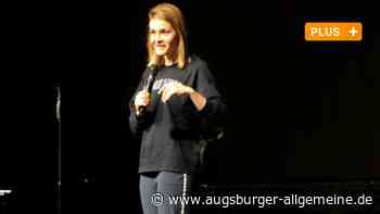 Comedian Hazel Brugger genießt in Neu-Ulm fast ein Heimspiel - Augsburger Allgemeine