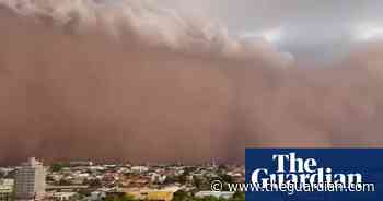 Brazil: massive sandstorm smothers parts of São Paulo state – video