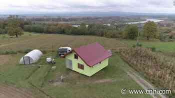 Man builds rotating house so his wife has better views