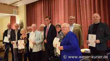 Ehrennadeln der Gemeinde Lilienthal für 15 Engagierte - WESER-KURIER - WESER-KURIER