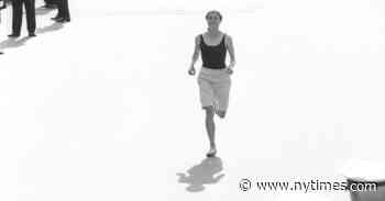 Roberta Gibb Broke Barriers in the Boston Marathon. Now There's a Statue of Her Feat. - The New York Times