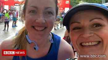 Woman runs London Marathon with broken leg - BBC News