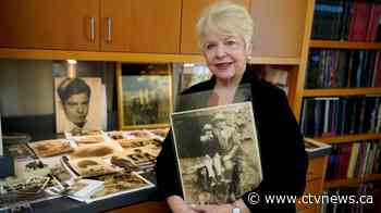Al Capone's belongings go for at least US$3 million at auction