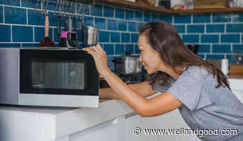 A Food Scientist Explains Why Everyone Is Definitely Using Their Microwave Wrong - Well+Good