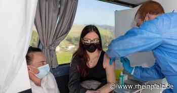 Impfbus beim VfB Reichenbach: mehr als 80 Injektionen - Reichenbach-Steegen - Rheinpfalz.de