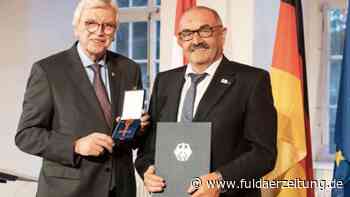 Hessen: Ministerpräsident Bouffier zeichnet Hugo Rensch mit Bundesverdienstkreuz aus - Fuldaer Zeitung