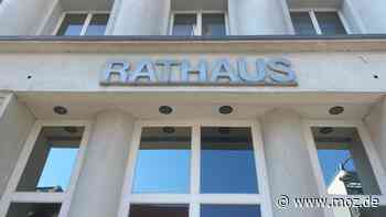 Schulden in Rathenow: Bürgermeister Seeger vererbt Schuldenberg - wie tief Rathenow in der Kreide steht - moz.de