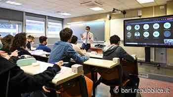 Politecnico Bari, primo giorno in aula per 3.500 studenti. Prenotazioni con l'app, ingresso con Green Pass - La Repubblica