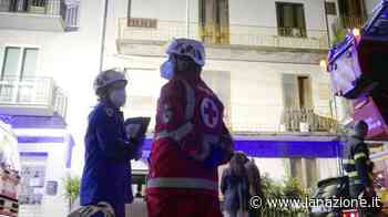 Prato, crolla porzione di un tetto. Evacuato palazzo per precauzione - LA NAZIONE