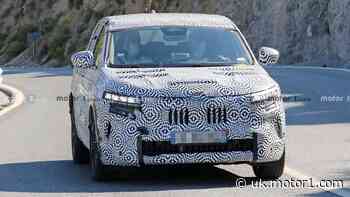 Renault Kadjar spied inside and out getting ready for new generation