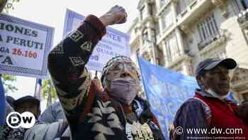 Comunidades indígenas marchan en Buenos Aires frente al Congreso - DW (Español)