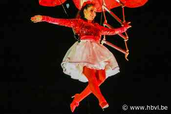 Prachtig avondspektakel voor opening stadhuis (Beringen) - Het Belang van Limburg Mobile - Het Belang van Limburg
