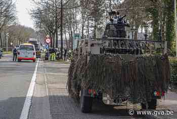 Botsing met zwaarbewapende militairen - Gazet van Antwerpen