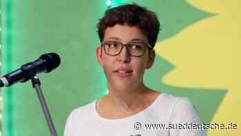 CDU-Plakate beklebt: Strafanträge gegen Grünen-Politikerin - Süddeutsche Zeitung - SZ.de