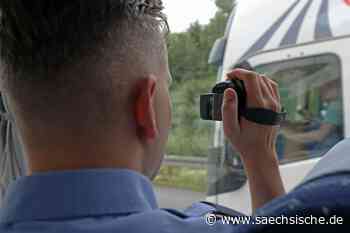 Lkw-Kontrolle bei Dresden: Wer liest und tippt ins Handy? - Sächsische.de