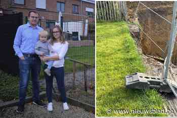 Amber en Robbe zien hun tuin wegzakken in bouwput: “Elke ochtend staan we op met de hoop dat het niet erger geworden is”
