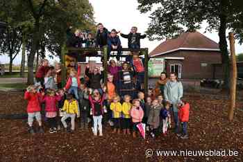 Oudercomité organiseert event om buurt weer samen te brengen: “Speelplaats wordt lichtplek voor iedereen die duisternis voelde”