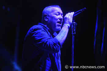 Smash Mouth singer retires after disoriented New York concert