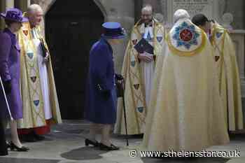 Queen uses walking stick at Westminster Abbey service - St Helens Star