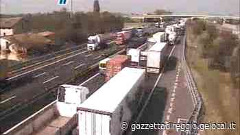 Reggio Emilia, code in A1 verso Parma dopo un tamponamento - La Gazzetta di Reggio