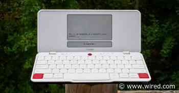 The Freewrite Traveler Is a Distracted Writer’s Friend
